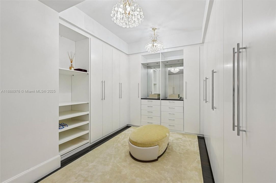 For Sale: $7,000,000 (2 beds, 2 baths, 2721 Square Feet)