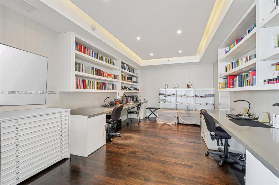 For Sale: $7,000,000 (2 beds, 2 baths, 2721 Square Feet)