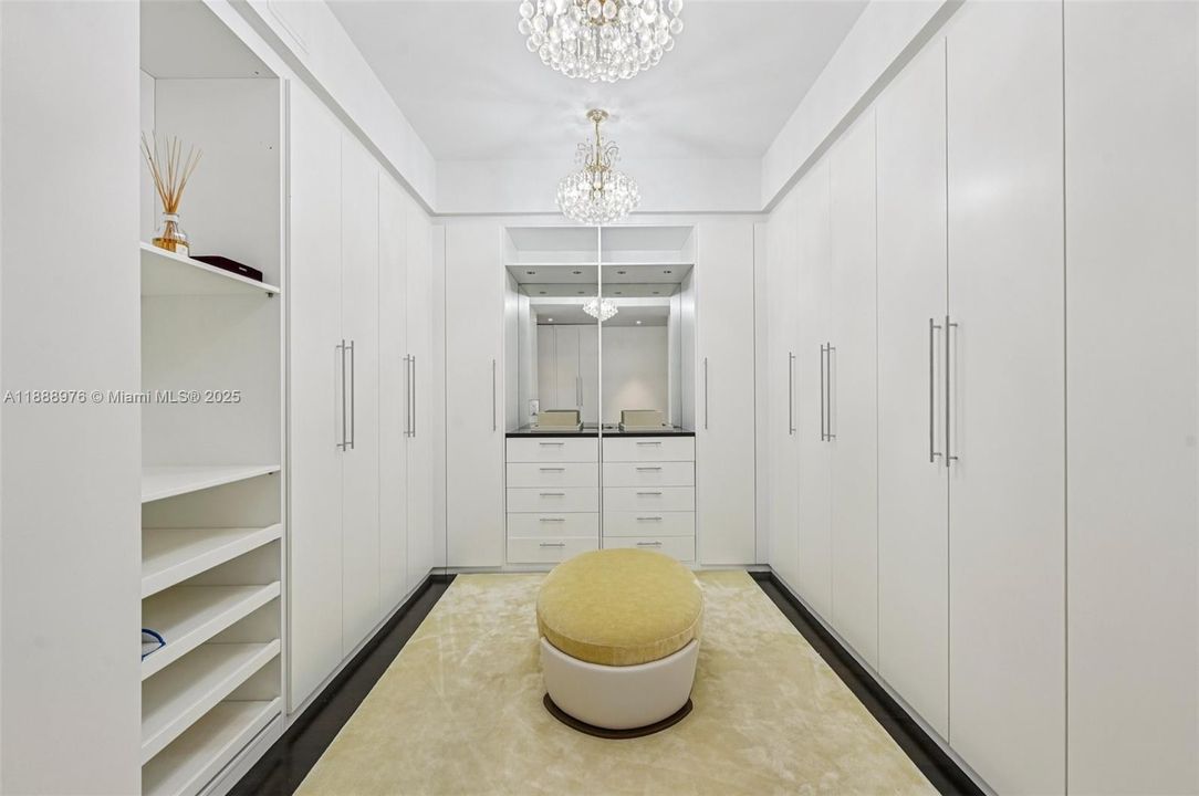 For Sale: $7,000,000 (2 beds, 2 baths, 2721 Square Feet)