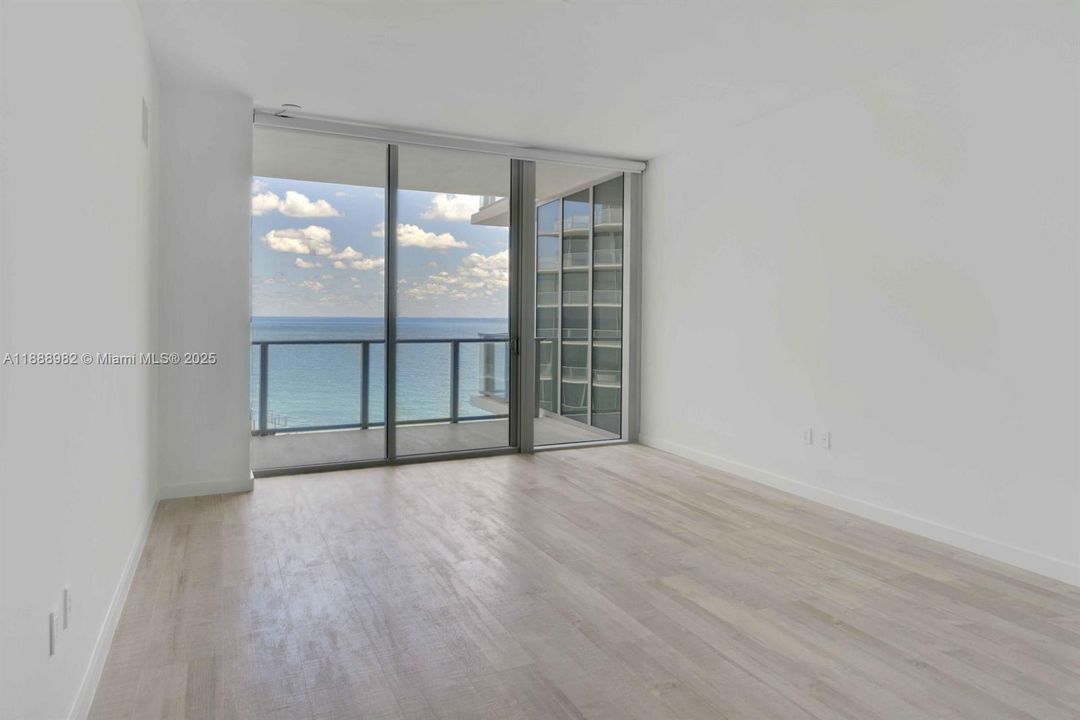 For Sale: $3,950,000 (3 beds, 3 baths, 2661 Square Feet)