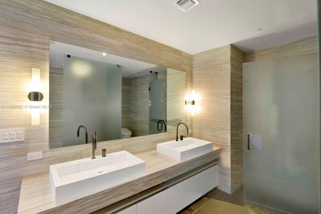 For Sale: $3,950,000 (3 beds, 3 baths, 2661 Square Feet)