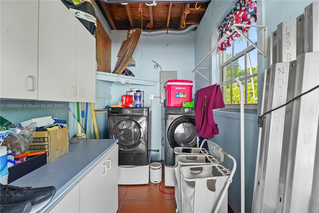 Active With Contract: $4,500 (3 beds, 2 baths, 1676 Square Feet)