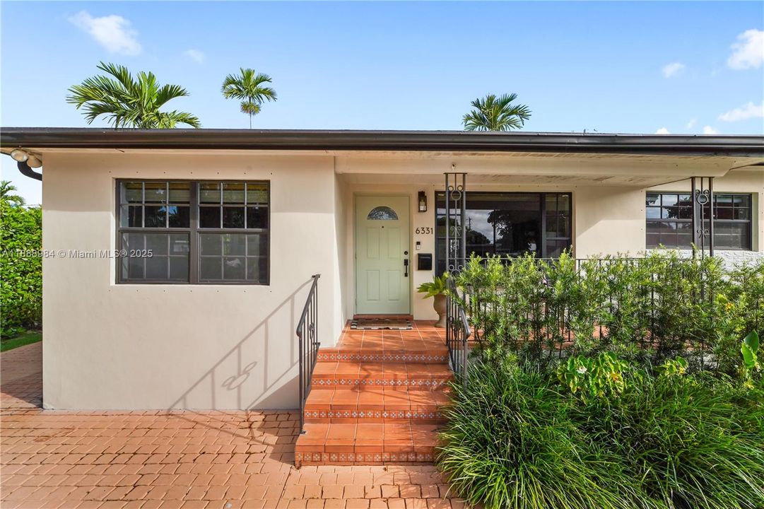 Active With Contract: $4,500 (3 beds, 2 baths, 1676 Square Feet)