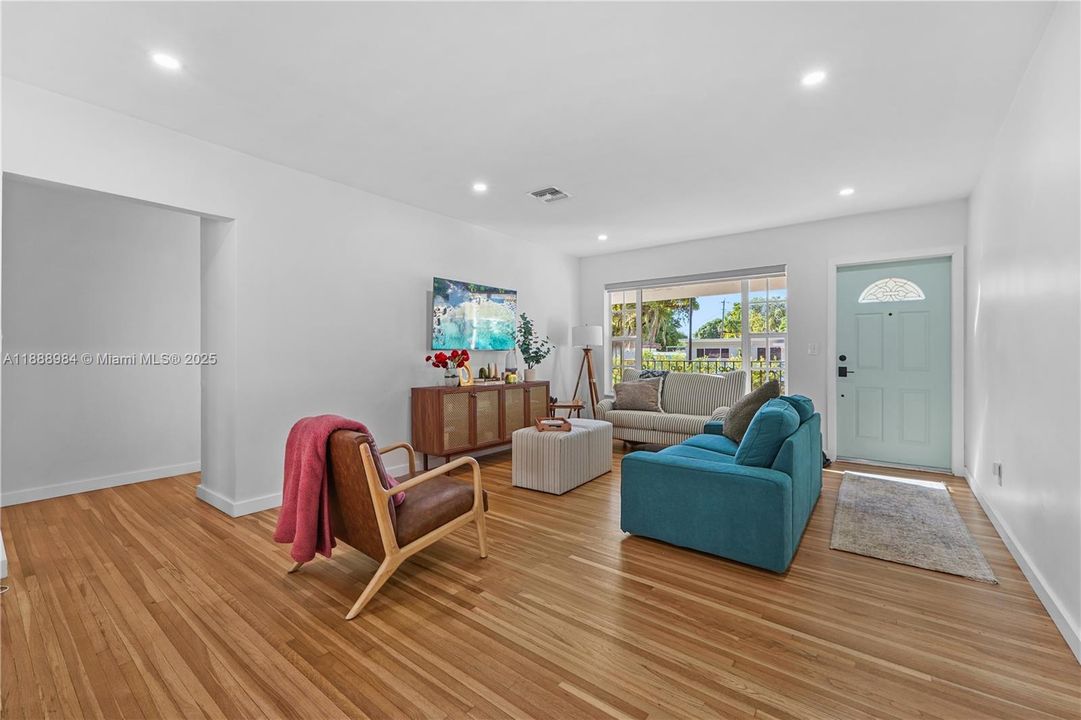 Active With Contract: $4,500 (3 beds, 2 baths, 1676 Square Feet)