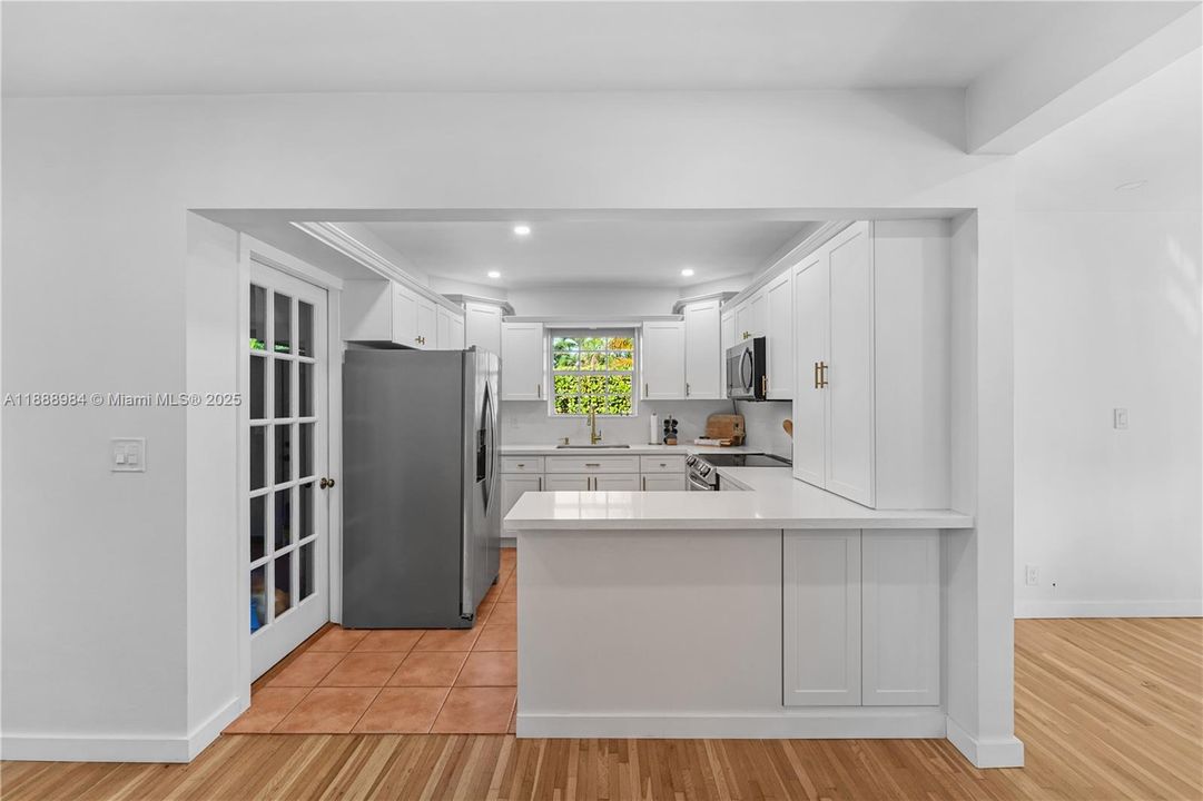 Active With Contract: $4,500 (3 beds, 2 baths, 1676 Square Feet)