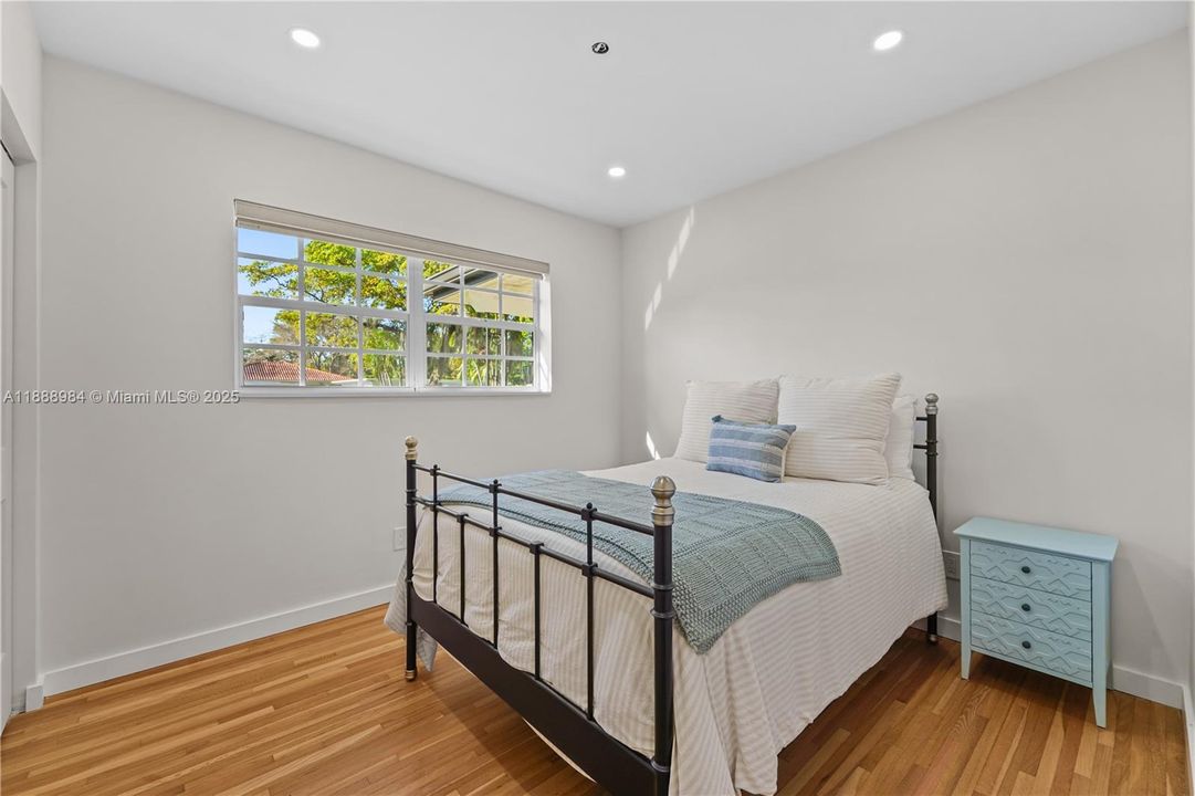 Active With Contract: $4,500 (3 beds, 2 baths, 1676 Square Feet)