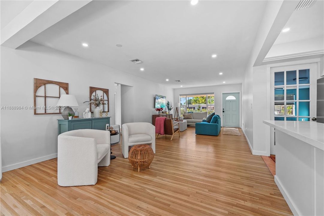 Active With Contract: $4,500 (3 beds, 2 baths, 1676 Square Feet)