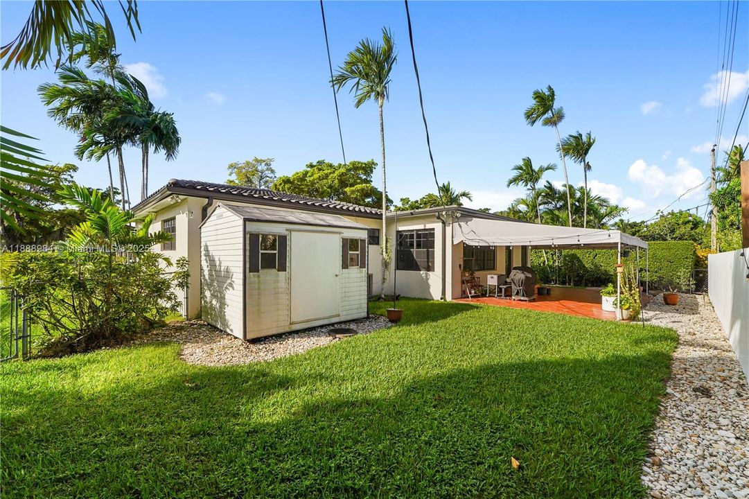 Active With Contract: $4,500 (3 beds, 2 baths, 1676 Square Feet)