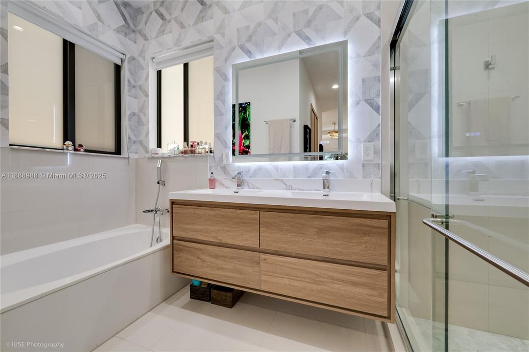 For Rent: $10,750 (4 beds, 3 baths, 2094 Square Feet)