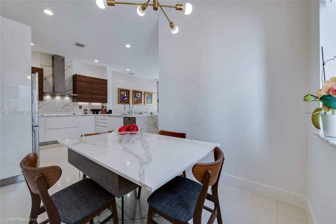 For Rent: $10,750 (4 beds, 3 baths, 2094 Square Feet)