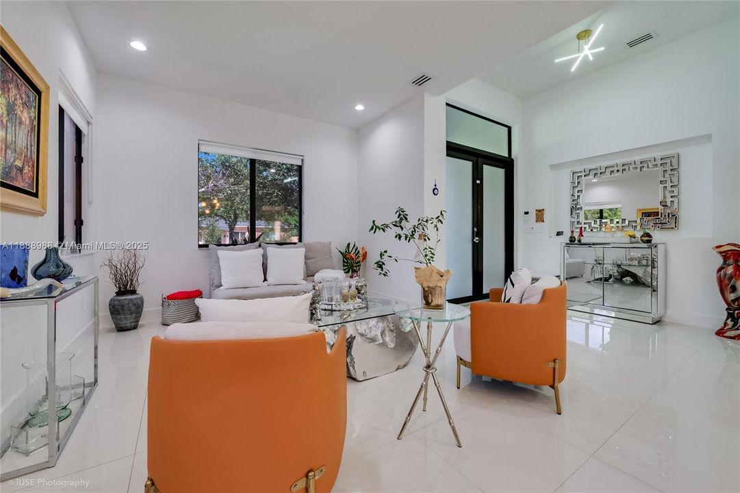 For Rent: $10,750 (4 beds, 3 baths, 2094 Square Feet)