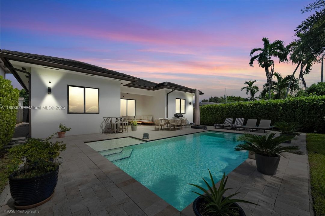 For Rent: $10,750 (4 beds, 3 baths, 2094 Square Feet)