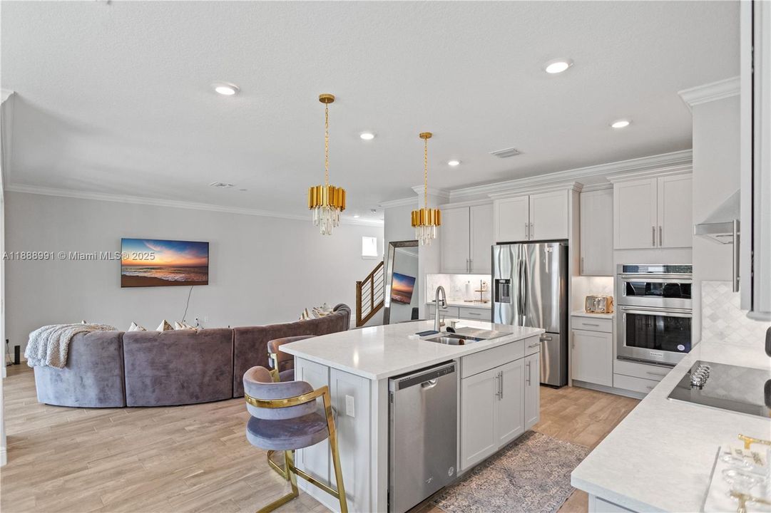 For Rent: $6,500 (5 beds, 3 baths, 2502 Square Feet)