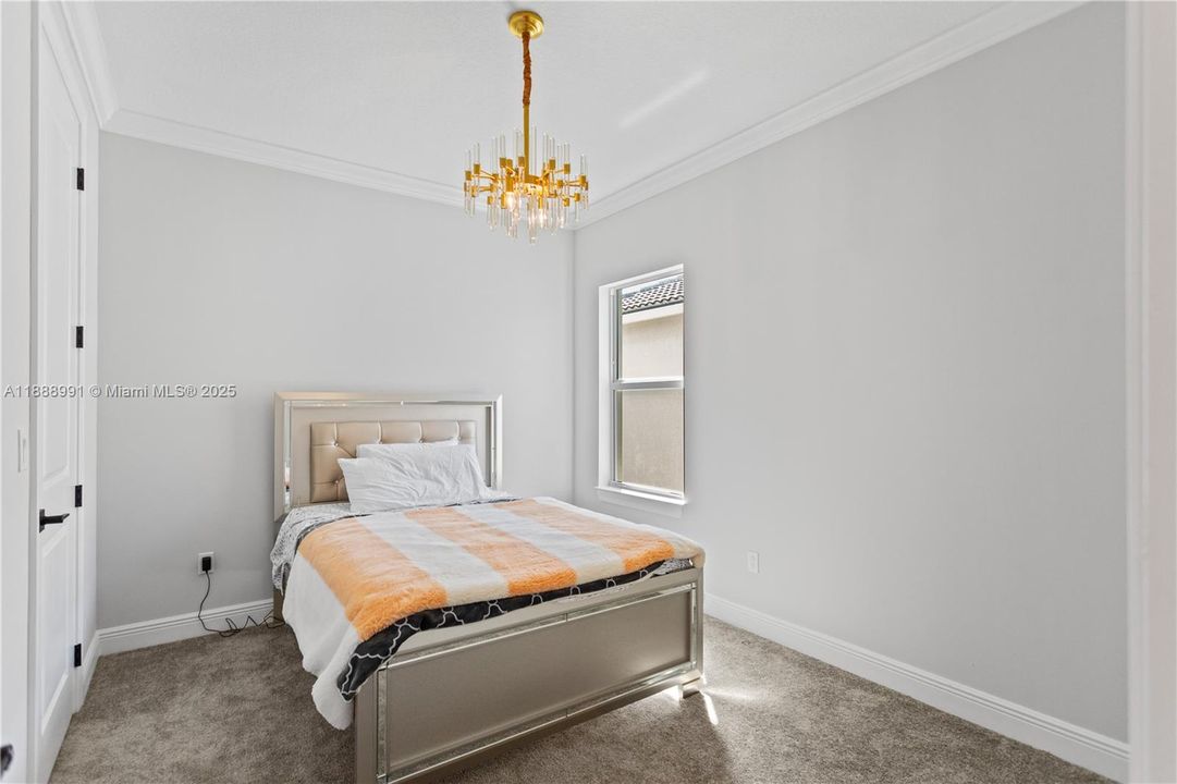 For Rent: $6,500 (5 beds, 3 baths, 2502 Square Feet)