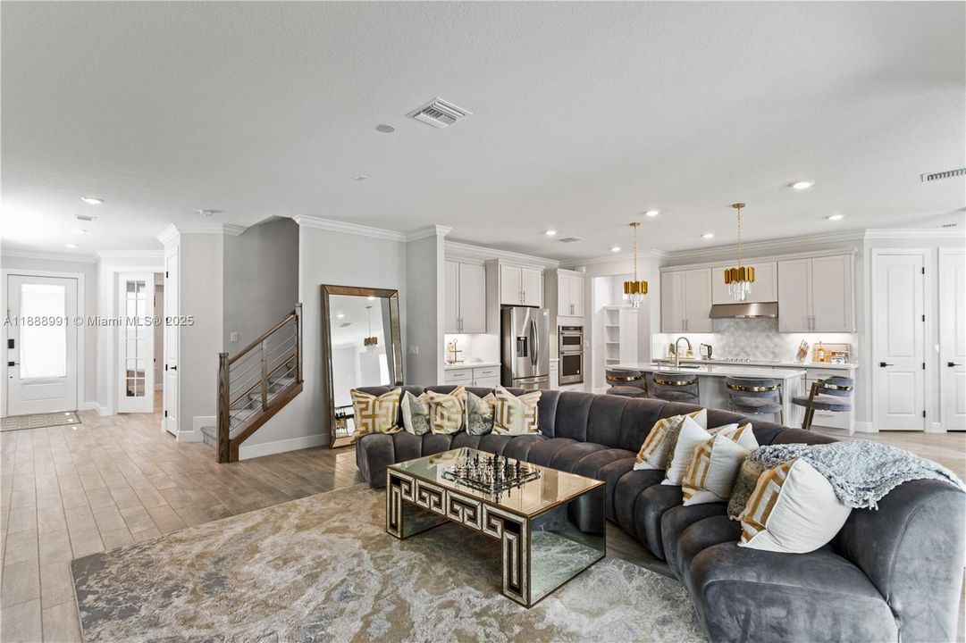 For Rent: $6,500 (5 beds, 3 baths, 2502 Square Feet)