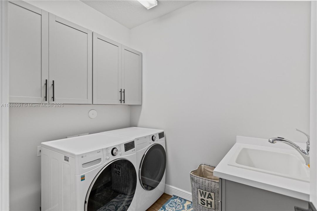 For Rent: $6,500 (5 beds, 3 baths, 2502 Square Feet)