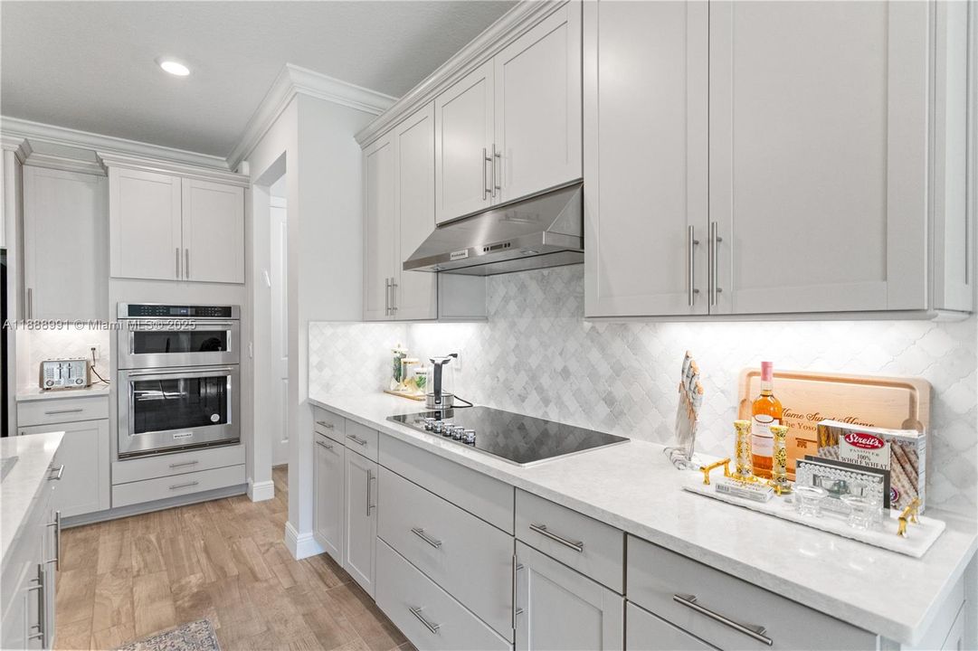 For Rent: $6,500 (5 beds, 3 baths, 2502 Square Feet)