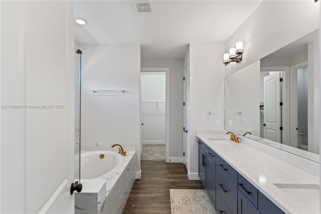 For Rent: $6,500 (5 beds, 3 baths, 2502 Square Feet)