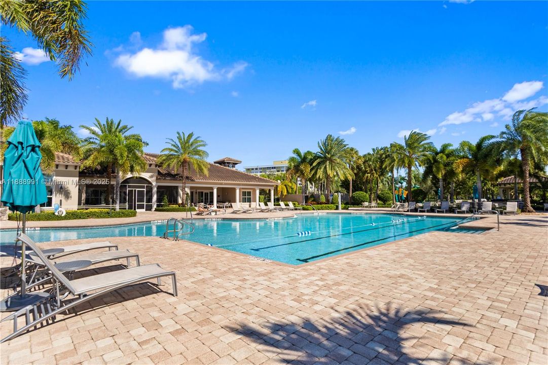 For Rent: $6,500 (5 beds, 3 baths, 2502 Square Feet)