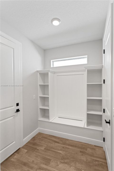 For Rent: $6,500 (5 beds, 3 baths, 2502 Square Feet)