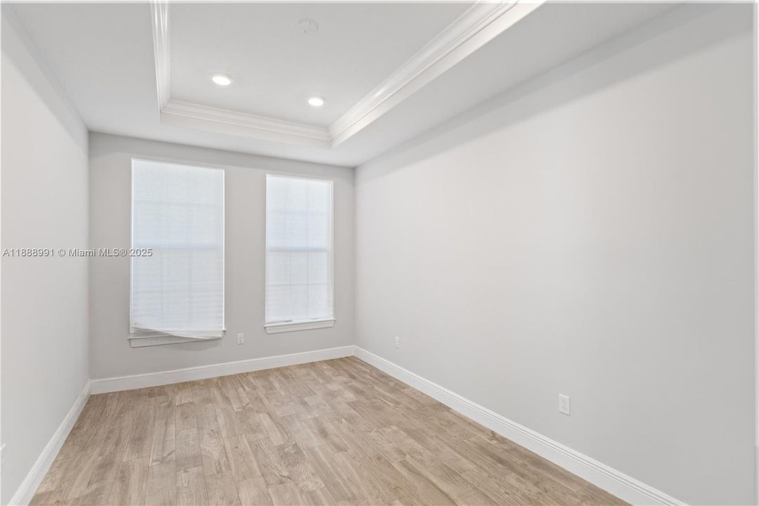 For Rent: $6,500 (5 beds, 3 baths, 2502 Square Feet)