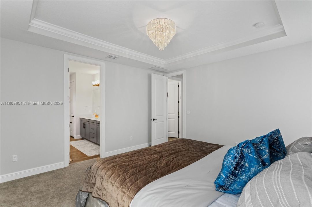 For Rent: $6,500 (5 beds, 3 baths, 2502 Square Feet)