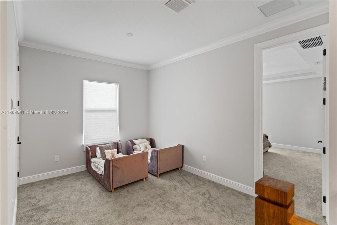 For Rent: $6,500 (5 beds, 3 baths, 2502 Square Feet)