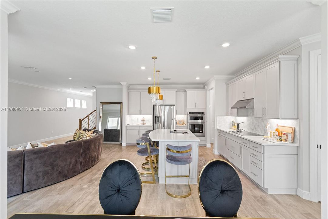 For Rent: $6,500 (5 beds, 3 baths, 2502 Square Feet)