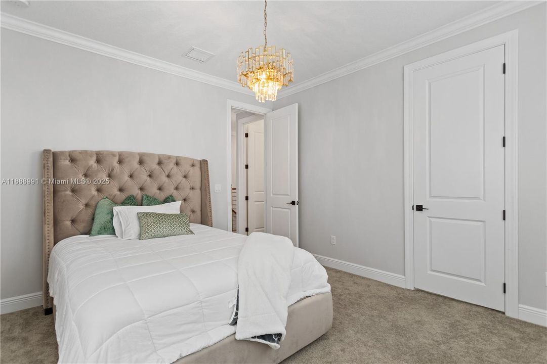 For Rent: $6,500 (5 beds, 3 baths, 2502 Square Feet)