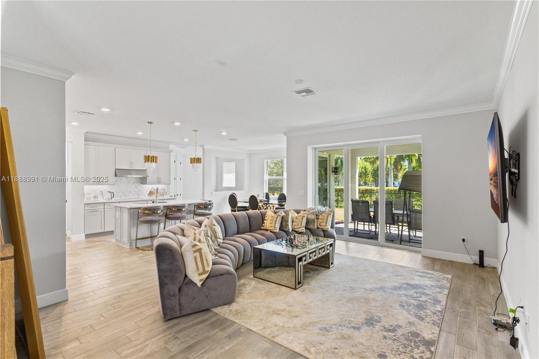 For Rent: $6,500 (5 beds, 3 baths, 2502 Square Feet)