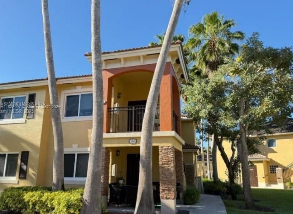 Active With Contract: $2,000 (3 beds, 2 baths, 1196 Square Feet)