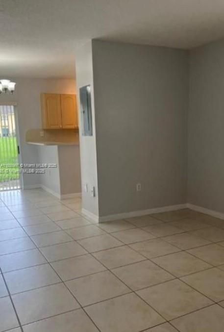 Active With Contract: $2,000 (3 beds, 2 baths, 1196 Square Feet)