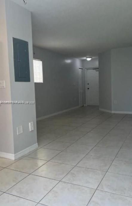 Active With Contract: $2,000 (3 beds, 2 baths, 1196 Square Feet)