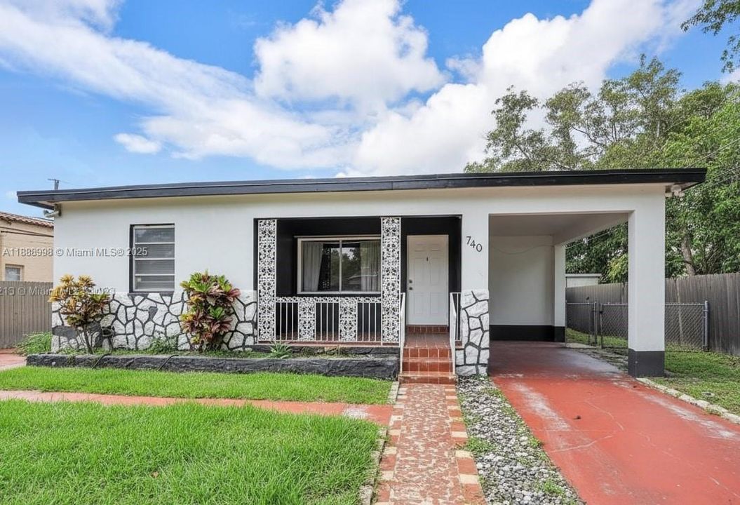 For Sale: $600,000 (3 beds, 2 baths, 1362 Square Feet)