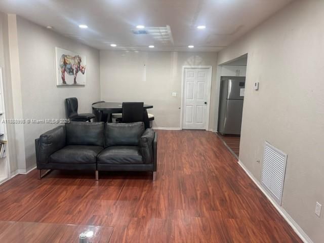 For Sale: $600,000 (3 beds, 2 baths, 1362 Square Feet)