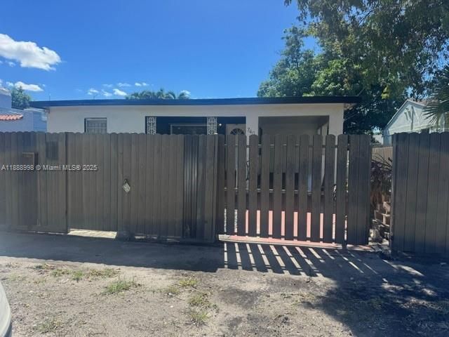 For Sale: $600,000 (3 beds, 2 baths, 1362 Square Feet)