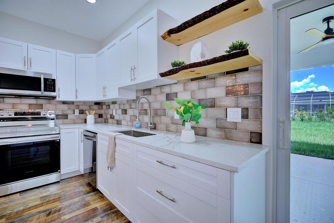 For Sale: $279,000 (2 beds, 2 baths, 1151 Square Feet)