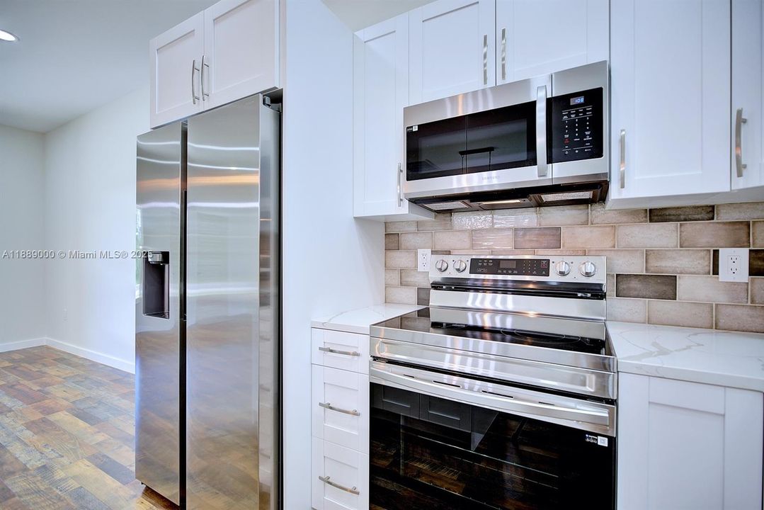 For Sale: $279,000 (2 beds, 2 baths, 1151 Square Feet)