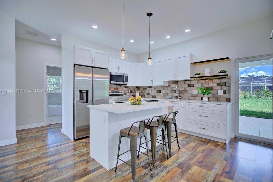 For Sale: $279,000 (2 beds, 2 baths, 1151 Square Feet)