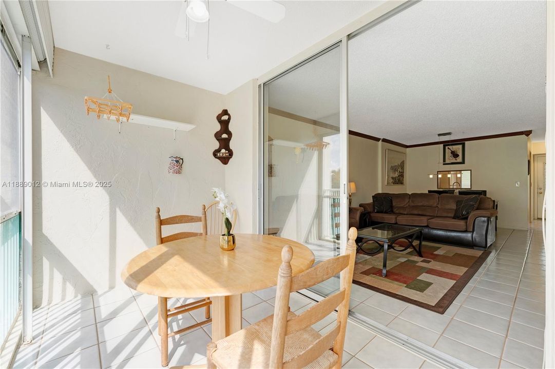 For Sale: $169,000 (1 beds, 1 baths, 800 Square Feet)