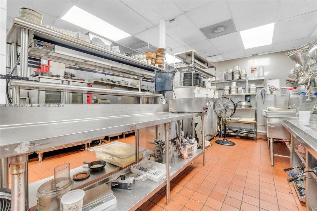 На продажу: $165,000 (0 спален, 0 ванн, 0 Квадратных фут)