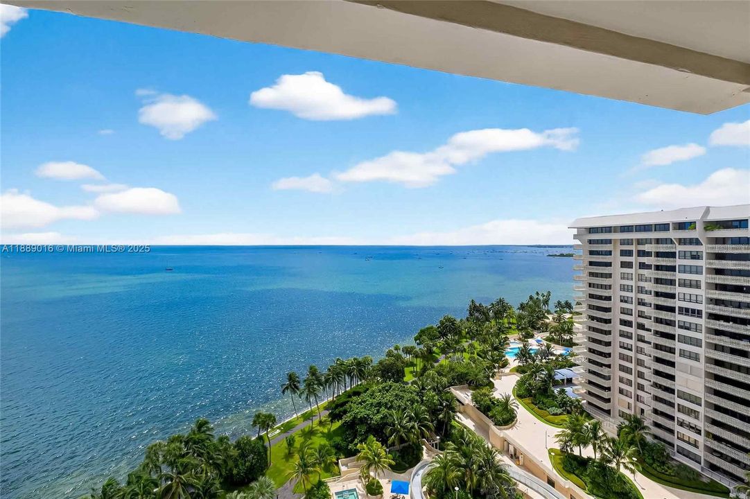 En Venta: $2,599,000 (3 camas, 3 baños, 2398 Pies cuadrados)