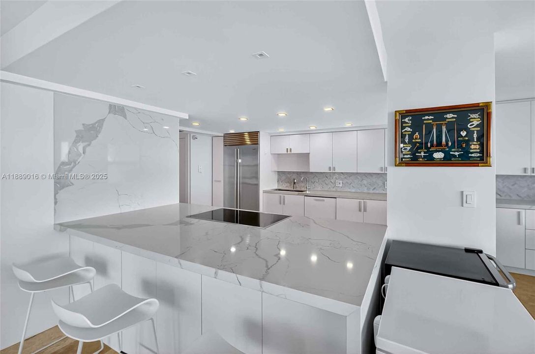 En Venta: $2,599,000 (3 camas, 3 baños, 2398 Pies cuadrados)