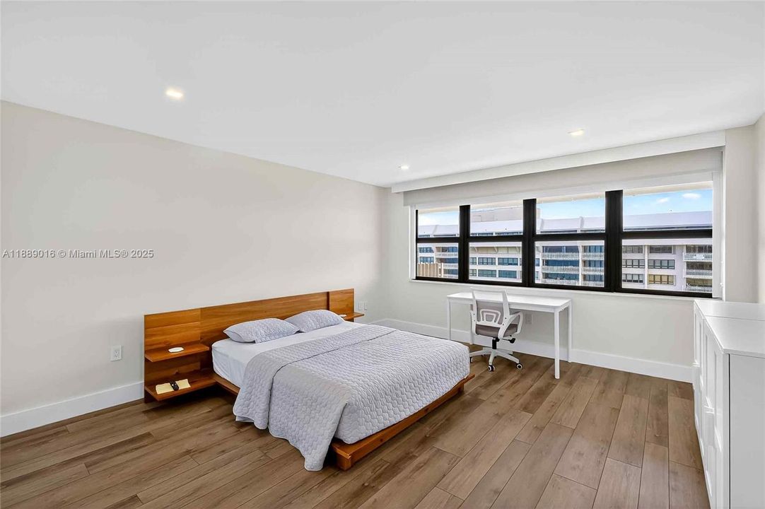 En Venta: $2,599,000 (3 camas, 3 baños, 2398 Pies cuadrados)