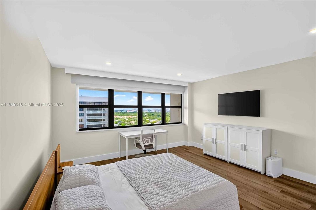 En Venta: $2,599,000 (3 camas, 3 baños, 2398 Pies cuadrados)