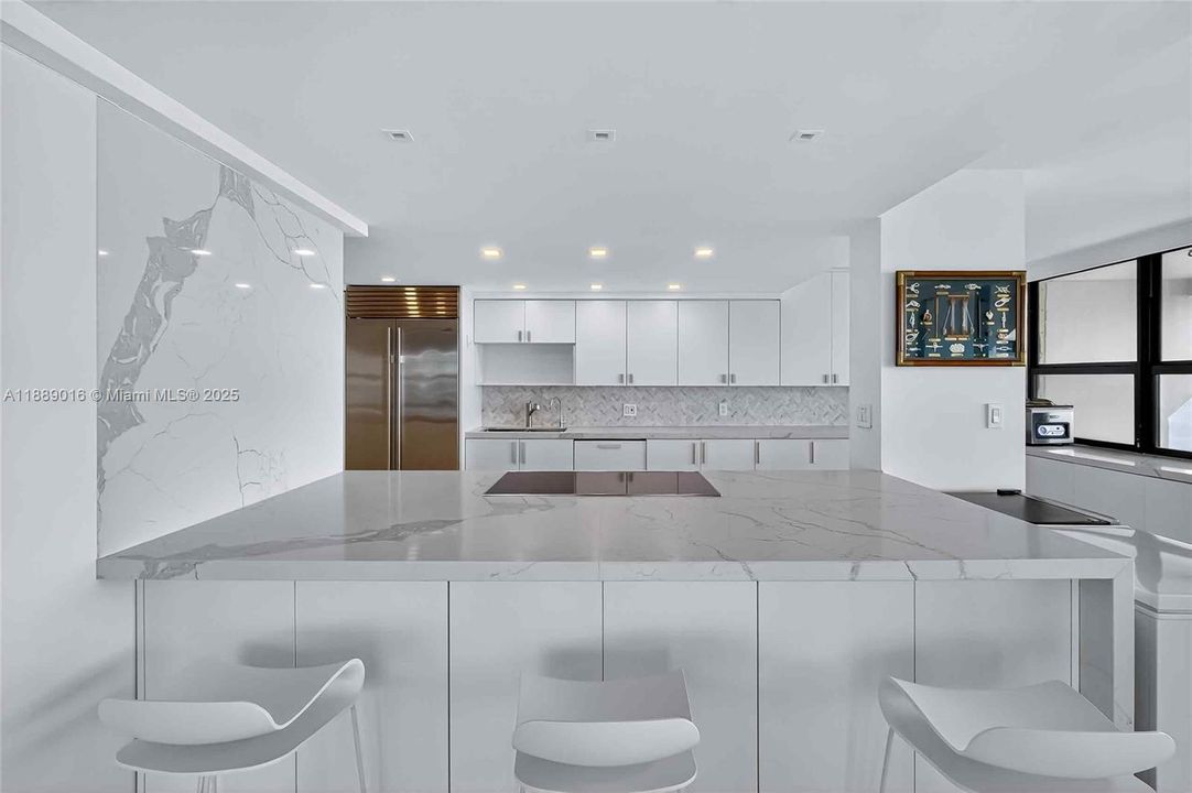 En Venta: $2,599,000 (3 camas, 3 baños, 2398 Pies cuadrados)