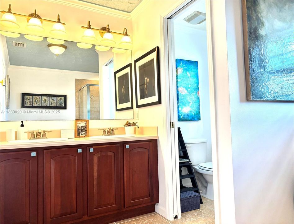 En Venta: $1,500,000 (3 camas, 3 baños, 2128 Pies cuadrados)