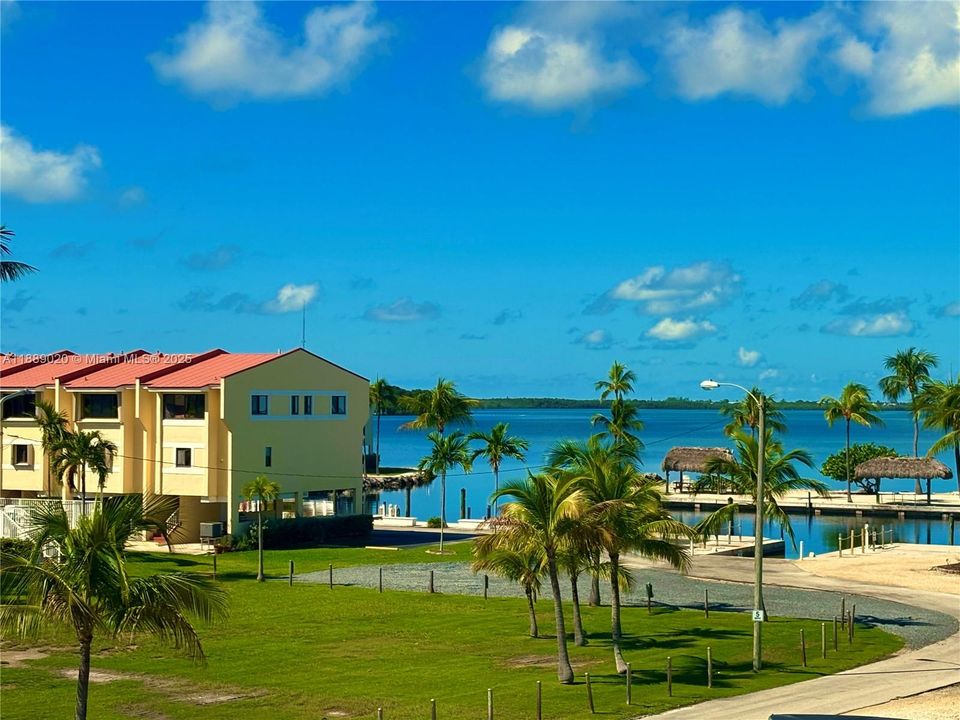 En Venta: $1,500,000 (3 camas, 3 baños, 2128 Pies cuadrados)