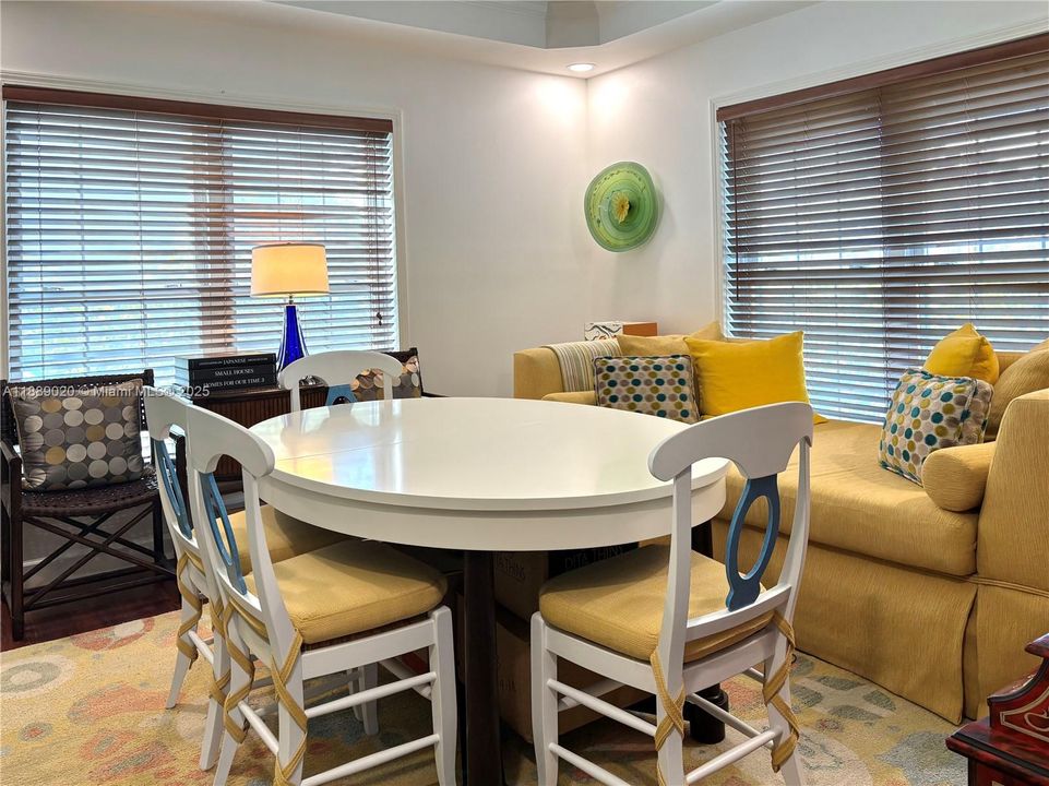 En Venta: $1,500,000 (3 camas, 3 baños, 2128 Pies cuadrados)