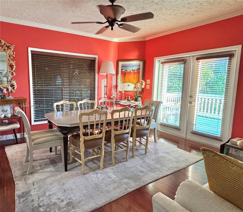 En Venta: $1,500,000 (3 camas, 3 baños, 2128 Pies cuadrados)